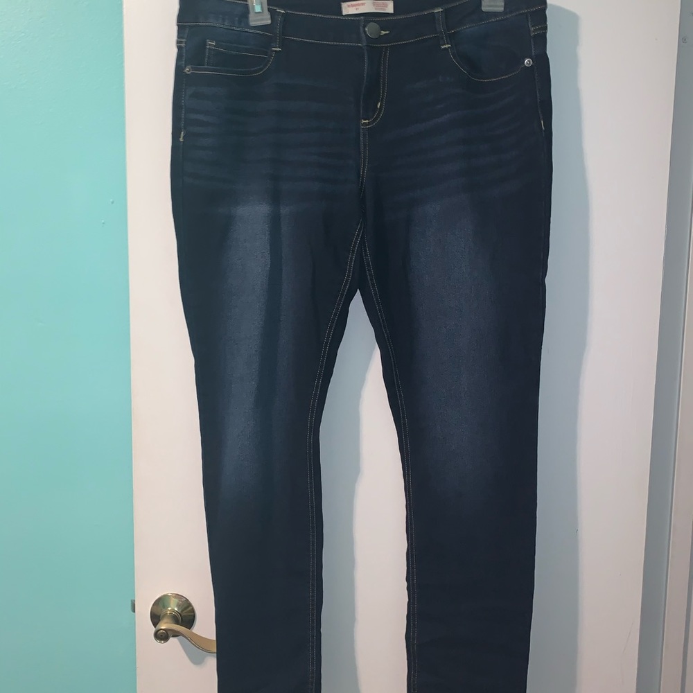 NO BOUNDARIES Straight Leg Jeans - size 17